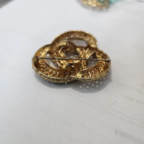 Rare Vintage Signed BSK Gold Tone Triple Ring Pretzel Shaped Basket Weave Brooch